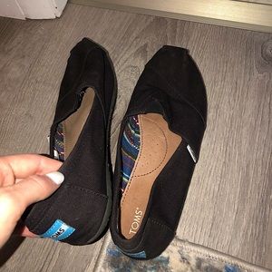Tom’s Black Canvas Shoes